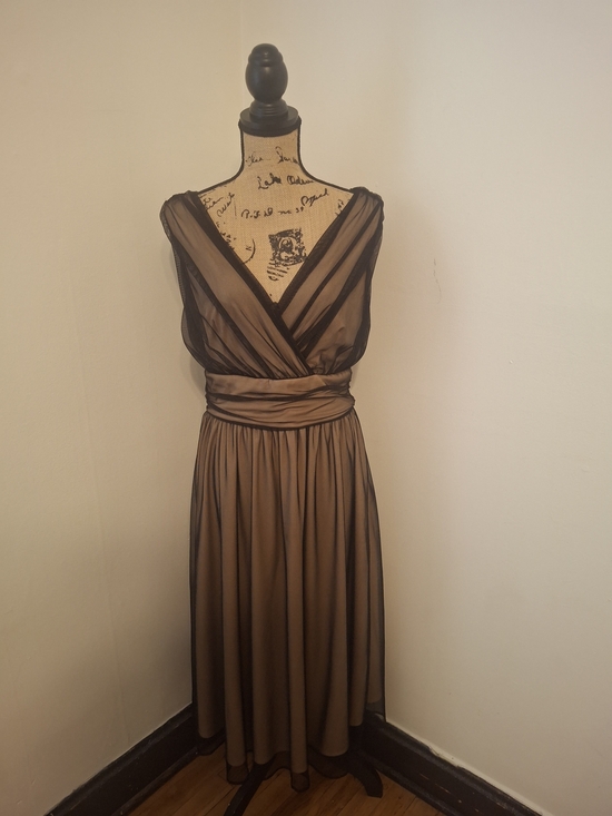 Newport News Dresses & Skirts - THE MARILYN